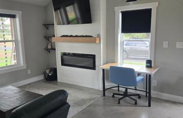 New Lux Cottage by Lake, King bed, Full Kit, Wi-Fi - Foto 3