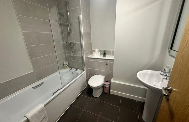 Adelphi Wharf Apartments by Beehosting - Photo 60