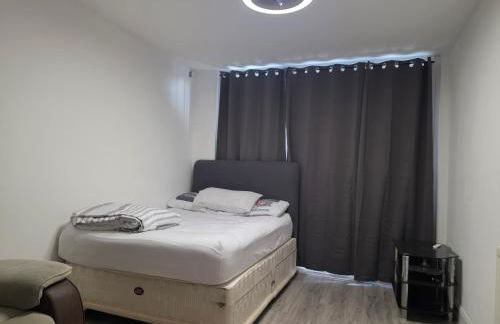 Luxury 2 Bedroom City Centre Apartment Sleeps Up to 6 HS2 Deals available - Foto 2