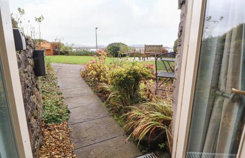 Inglewood Court - Photo 22