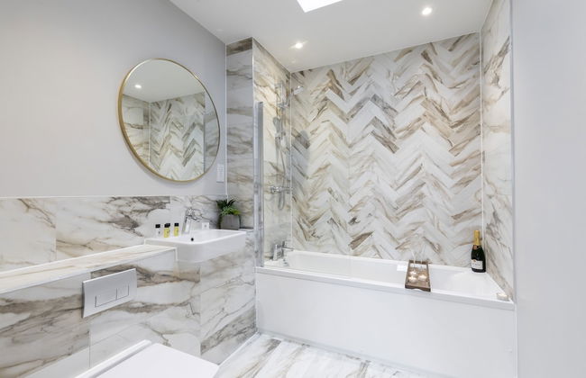 Elliot Oliver - Stunning 3 Bedroom Penthouse With Large Terrace And Parking - Photo 23