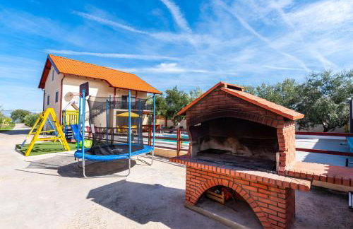 Spacious Holiday Home Joy with pool and playground, Suhovare - Foto 81