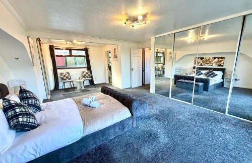 Indoor Heated Pool - Large Family Home - Sleeps 12 - Near Bournemouth Beach - Photo 8