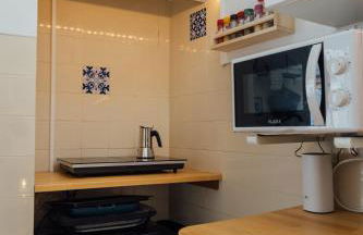 Cozy Old Town Apartment with Sunny Terrace - Photo 11