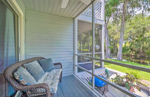 Old Florida Setting with Kayaks and Fishing Poles - Foto 18