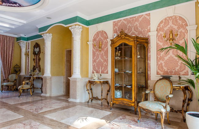 Venera & Anastasia Palace Apartments - Photo 47