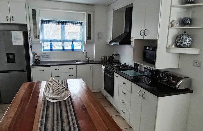 Relax in Style at La Kruger Blue, Langebaan's Premier Holiday Home - Foto 17