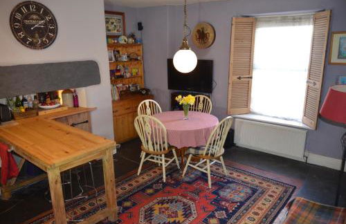 Cynfaen house - Photo 1