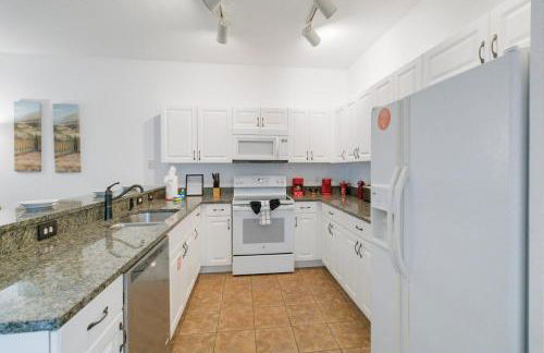 Huge Screened Patio That Overlooks Lake Buck, Near Famous Attractions!! - Foto 25