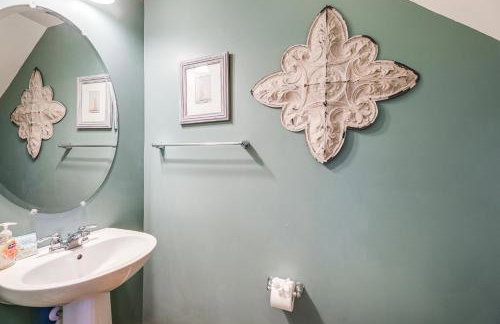 Shuttle to Beach, Relax on Patio! Millville Escape - Foto 11