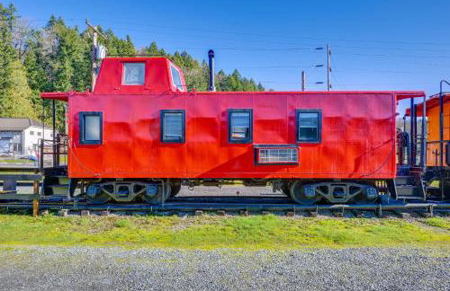 Historic Cupola Caboose with Mountain Views in Elbe - Photo 21