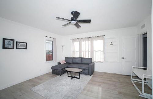 Fully Furnished 1-Bedroom - Foto 20