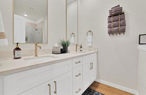 Victory Villa - Lux Townhome Walk 2 Globe Life - Rangers & Cowboys Stadiums - Foto 26