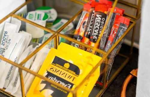 Spacious 5 Bedroom & 5 Bathrooms House - Garden - Parking - Netflix 376MW - Foto 35