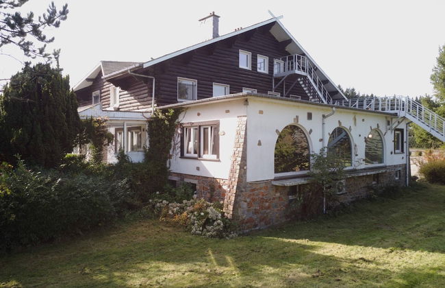 Spacious Holiday Home in Vielsalm near Baraque de Fraiture - Photo 1