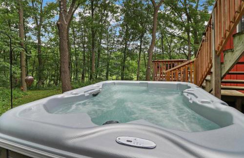 Rare Gem! Game Room, Hot Tub, Near Lake, Pet Ok - Foto 8