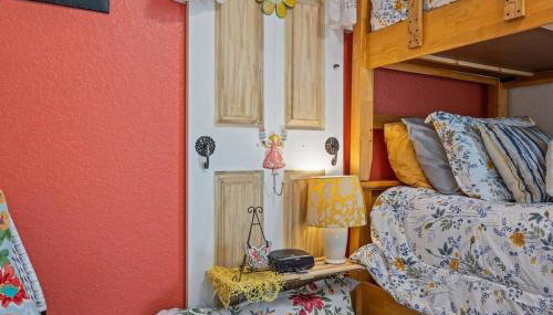 Mediterranean Garden Oasis - Foto 3, young children, wardrobe