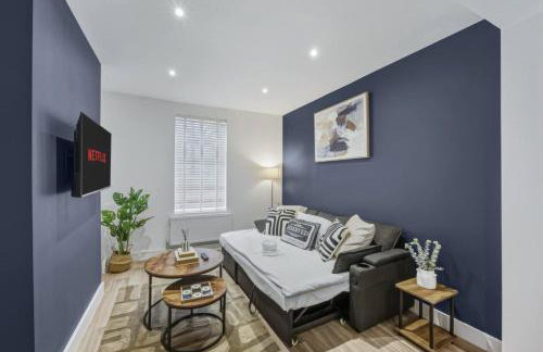 Albert House - Near the High Street - Free Parking, Garden, Fast WiFi and Smart TV by Yoko Property - Foto 22