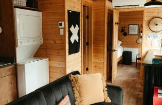 The BOAT HAUS A Montana Tiny Cabin Forest Retreat - Foto 29