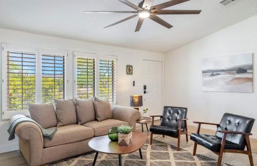 Bus Stop Saloon - Cave Creek with Spa - Photo 11