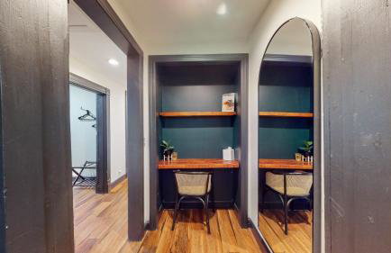 Stylish Top Floor 2 kings full bathroom with tub - Foto 7