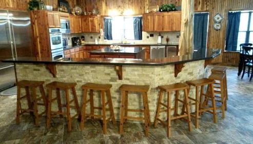 Secluded Lodge with a Private Pond and a Hot Tub near Bastrop, Texas - Foto 3