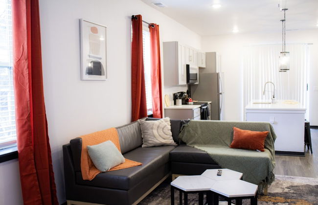 Stunning 4-BR Houses with On-Site Pool - Foto 17