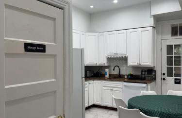 Large DUPLEX Apt 2Bdrm 1Den-Metro - Photo 51