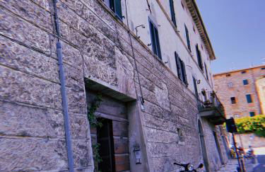 Claves Claustri - Appartamento storico con balcone - Photo 29