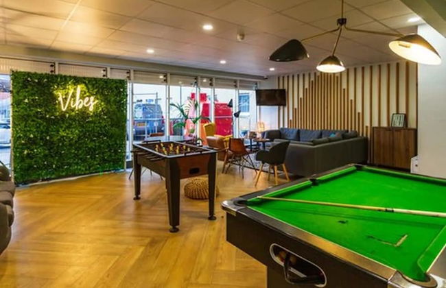 Student Only Buchanan View - Photo 9