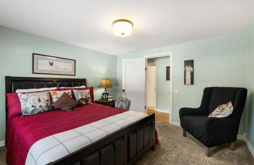 MacArthur Lakefront • Sunroom • Sleeps 6 - Foto 16