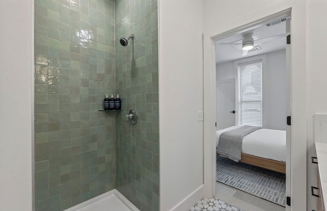 The Continental, powered by Placemakr - Downtown - Market Square - Photo 77