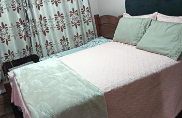 Casa Com 2 quartos, Garagem Ar tv - Foto 11