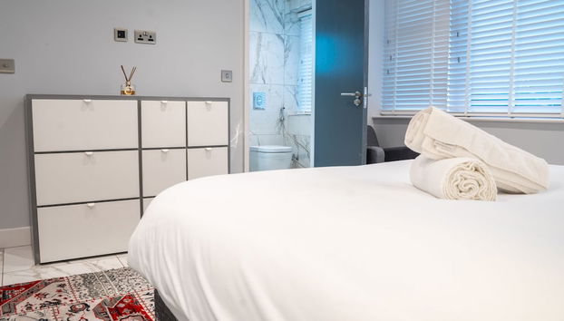 Stunning 2-bed Ground Floor Flat in Birmingham - Foto 4, Habitación