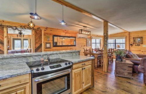 Serene Cabins with Decks and 8 Acres on Kiamichi River - Foto 6