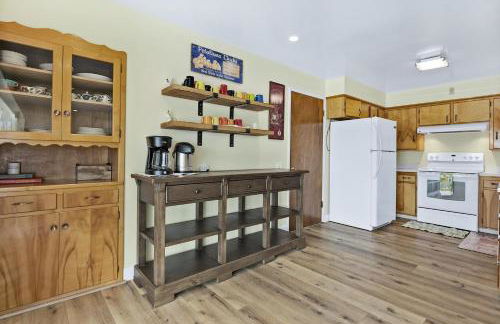 Sandy Feet Retreat -- Lakefront Retreat With Sand Volleyball Court! - Foto 25