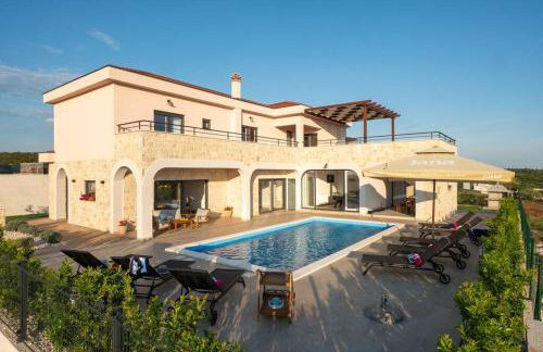 Villa Roza s privatnim grijanim bazenom i jacuzzijem - Foto 2