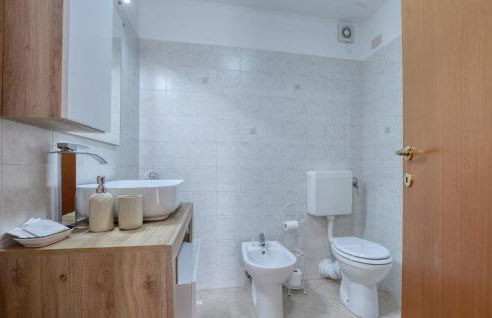 1 Bedroom Stunning Apartment In Masso - Foto 15