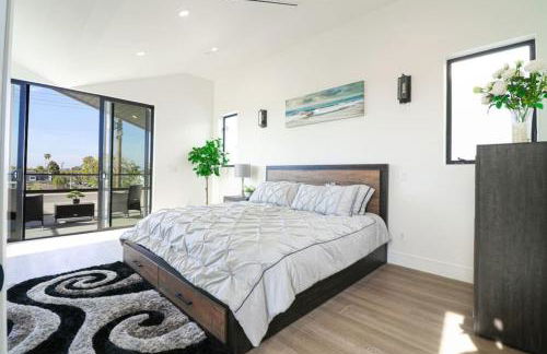 Modern Paradise - walk to beach- sleeps 10 - Foto 8