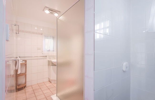 Albany Holiday Units - Photo 31