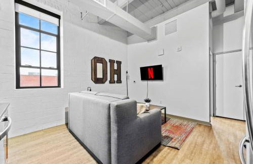 Downtown Loft l Cleveland l Parking l Cafe - Photo 12