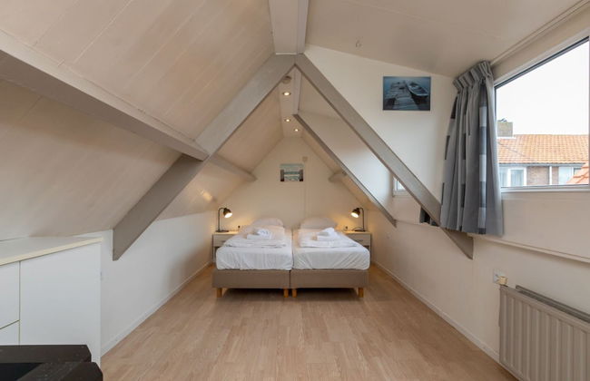 Charming Beach Getaway - Photo 3