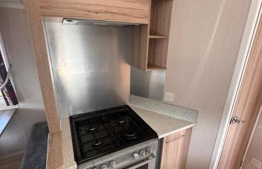 3-Bedroom Swift Caravan - Located in Uddingston, Glasgow at Maryville Caravan Site - Photo 4