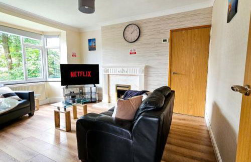 Cosy 2-bed apartment with free parking & ramp access - Foto 17