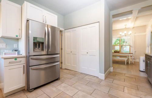 Upgraded Home with 5 BR 4 Bath 4 FREE gated parking space, Family,EV,RV friendly - Foto 36