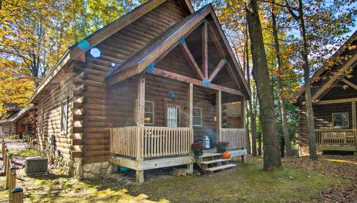 Rustic Rothbury Cabin with Resort Amenity Access! - Foto 3