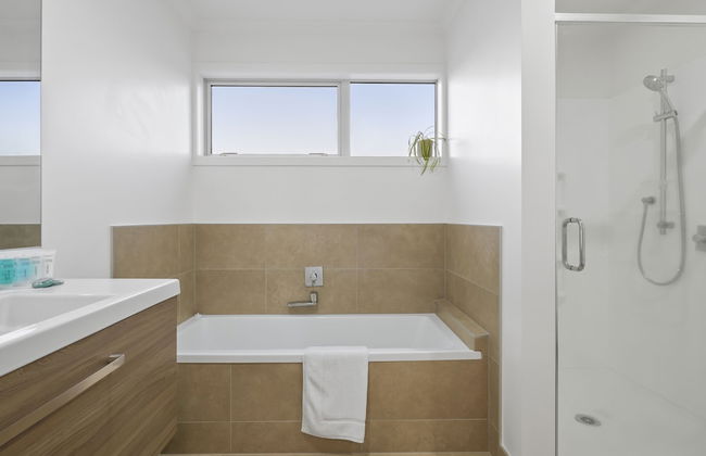 Modern 3BR Family House - Yard & Big TV - Foto 31