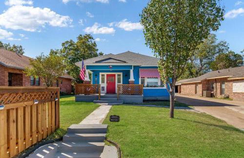 Stockyards-3/4 mile away!-Sleeps 8-Americana House - Foto 47