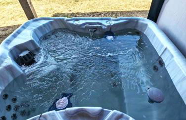 5BR Lakefront Getaway with hot tub - Foto 21