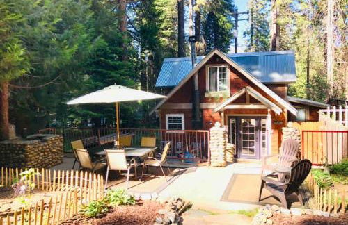 Cozy Yosemite Cabin with Hot Tub in the Pines - Foto 9